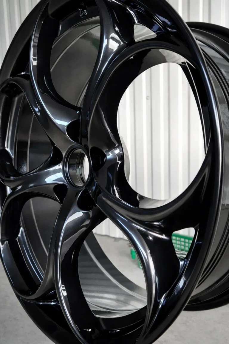 Felga przed i po lakierowaniu proszkowym